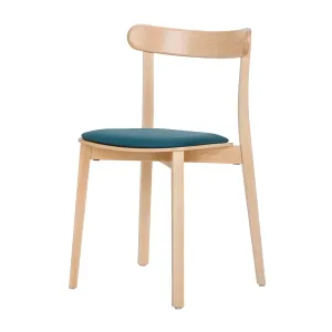 Icho stol med klädd sits från Paged.