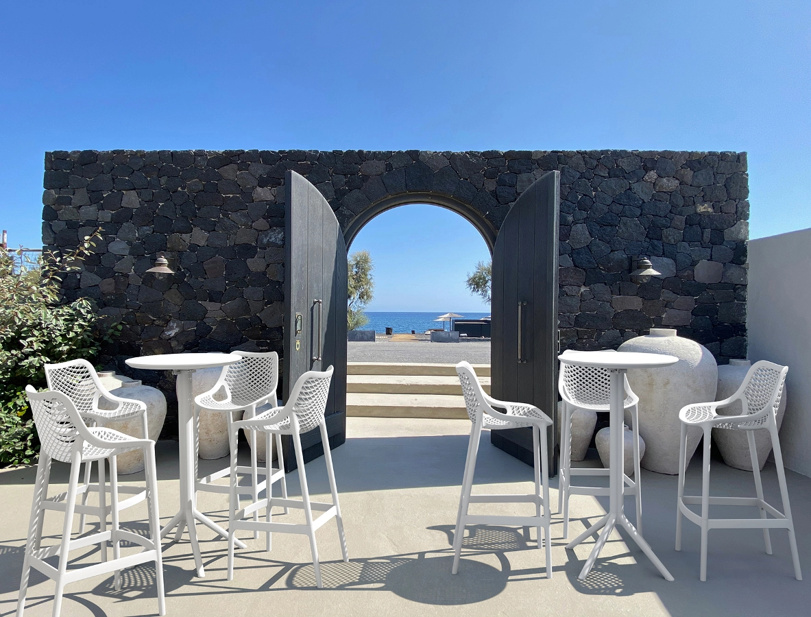 Sky ståbord 60 diameter cm från Siesta med fällbar bordsskiva i vitt.