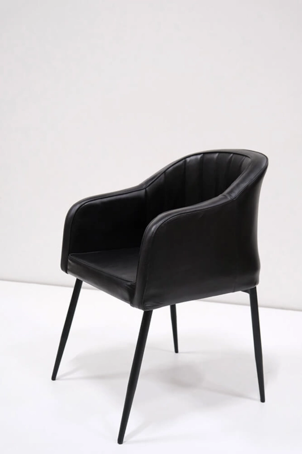 Queens karmstol från Trademark Living.