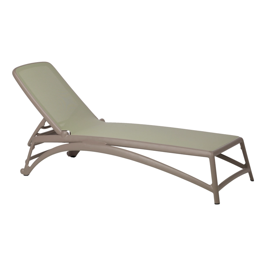 Atlantico solsäng från Nardi i duvgrå med agave syntetväv.