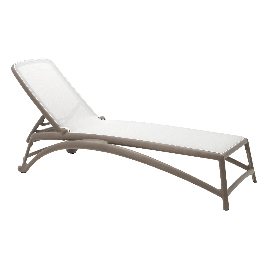 Atlantico solsäng från Nardi i duvgrå med vit syntetväv.