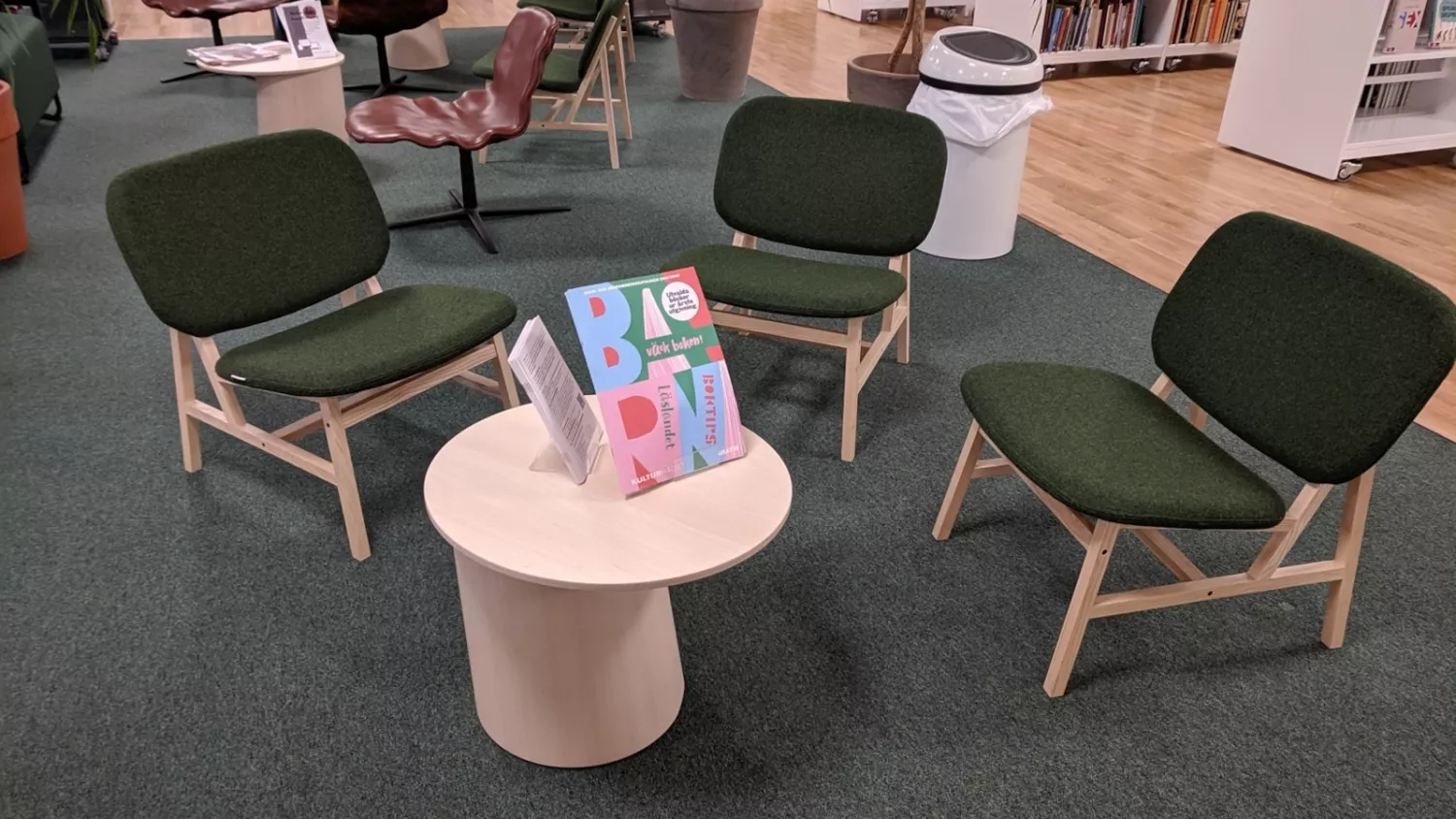 Oto Lounge fåtöljer från David Design i en miljö.