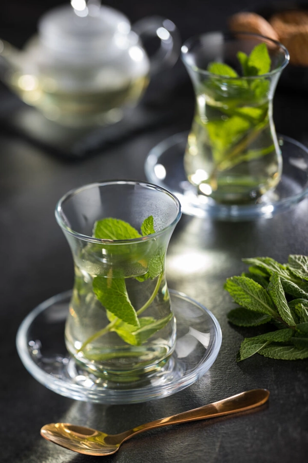 Aida teglas 16 cl och tefat från Pasabahce.