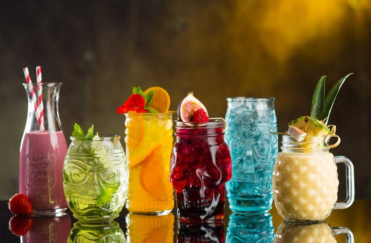 Drinkglas från Utopia Tableware med Tikidesign.