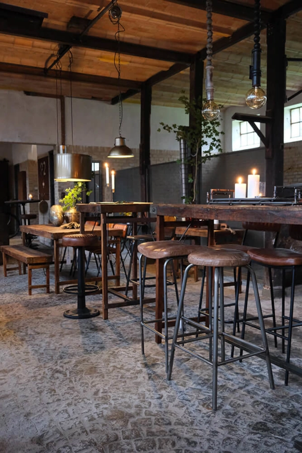 Brooklyn barpallar från Trademark Living i en miljö.