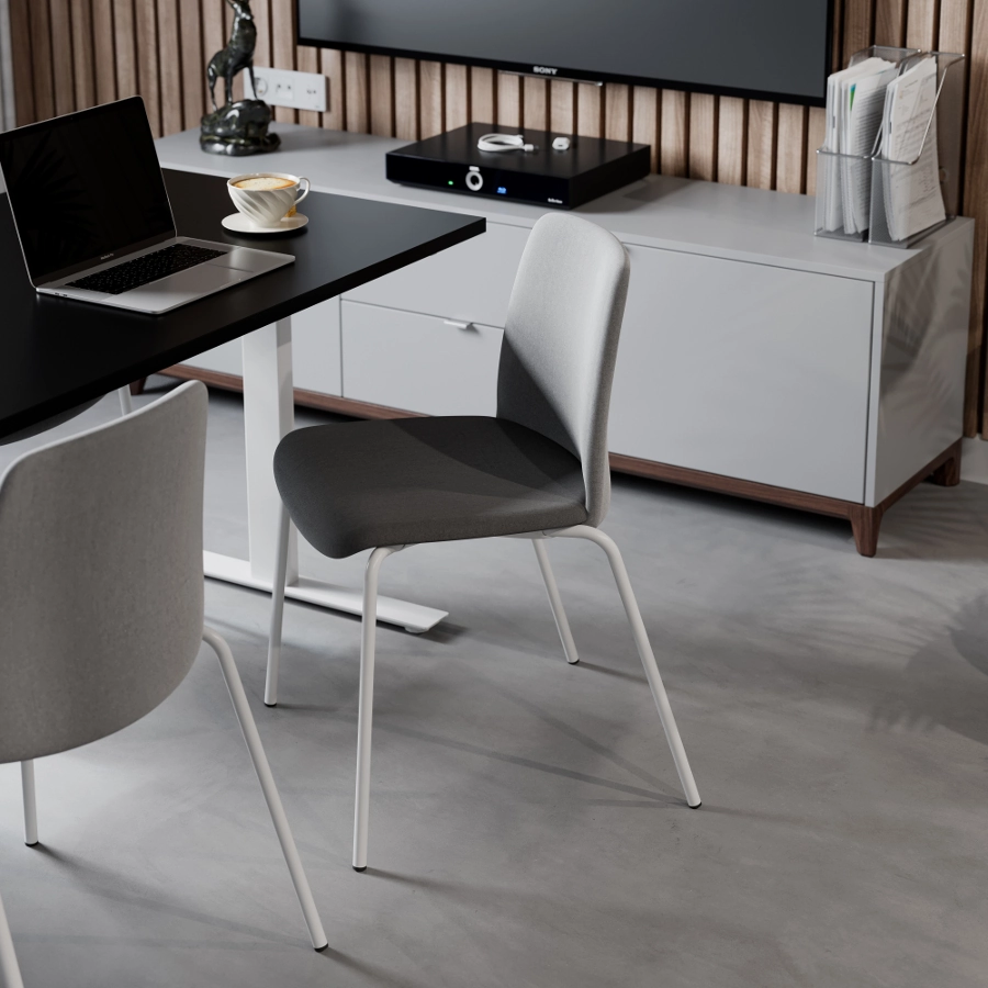 Tellus bord ihop med Choice stol från Elj.