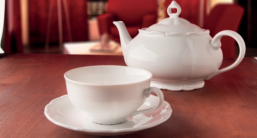 Verona tekopp och kaffekopp 25 cl med fat ihop med kanna.