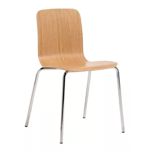 Vivo stol från Basic Collection med sittskal av trä som är stapelbar.