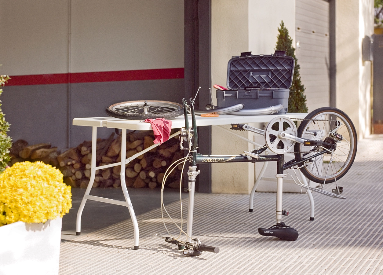 Half fällbord från Newstorm som är vikbart.