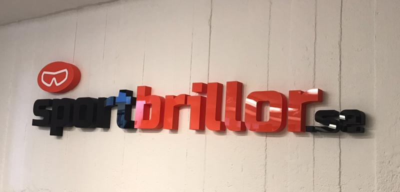 Frigolitskylt med akryltopp