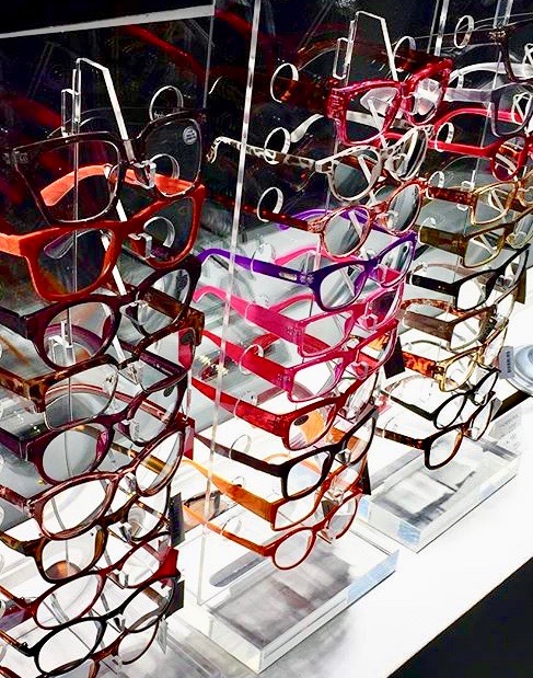 Glasögon display i plexi 