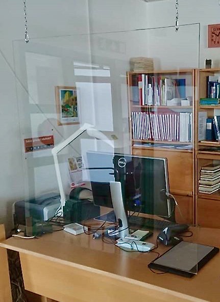 Hostskydd B 1200 x 900 mm med takmontering