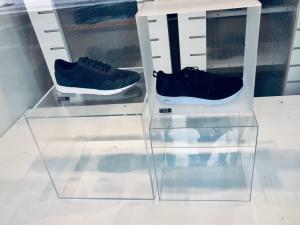 Plexi exponering skyltfönster