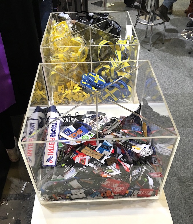 Plexiboxar med kryssavdelare