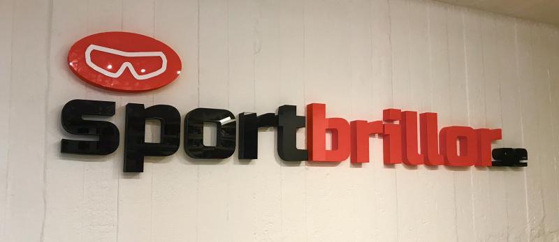 Skylt -utrskurna bokstäver 2 meter