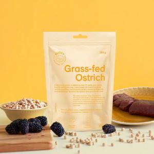 Semi-moist Snack Ostrich with Blackberries 200 g