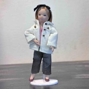 Barn flicka m långt hår