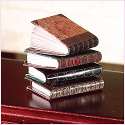 4 st inbundna böcker, bläddringsbara riktiga sidor