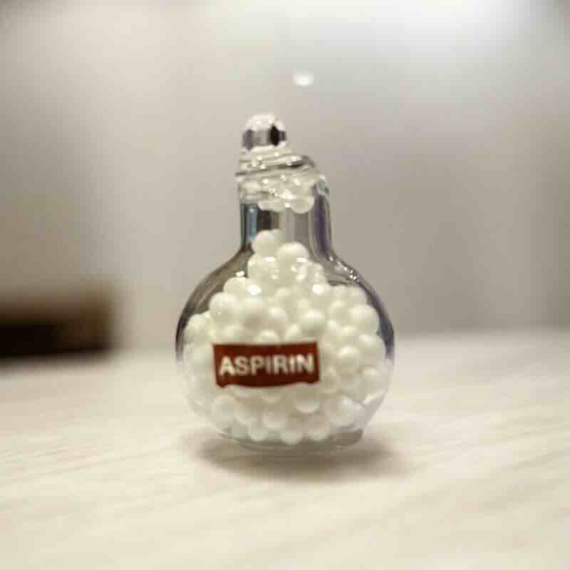 Burk m Aspirin piller