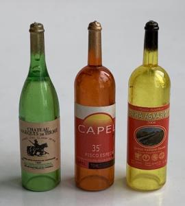 3 st vinflaskor i Barbie-storlek (a)