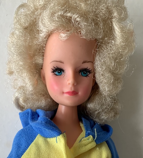 Betty teen fashion doll
