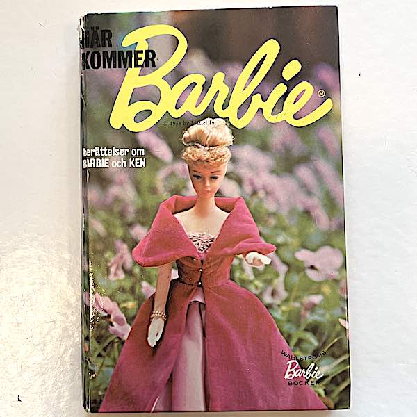 Bok Här kommer Barbie