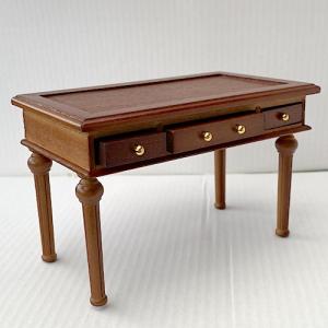 Skrivbord rödbrunt trä