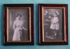 2 st Fotografier bilder fru och barn