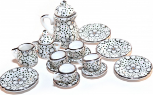 17 delar Kaffeservis servis m svarta blommor, porslin