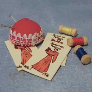 Sybehör tråd, nåldyna o mönster