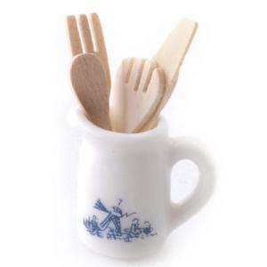 Köksredskap i porslinskanna