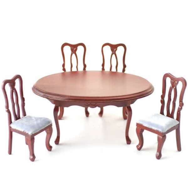 Matsalsbord med 4 stolar
