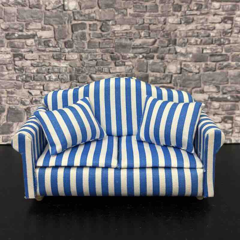 Soffa mellanblå randig