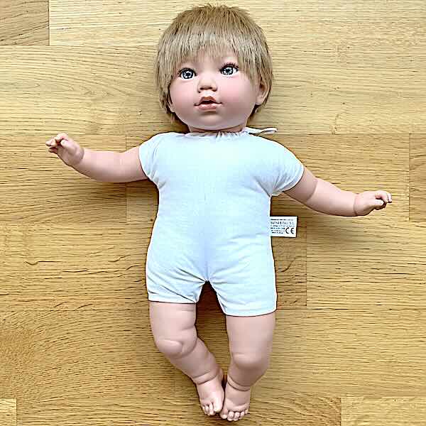 Docka Alina ljust hår blå ögon 45 cm utan kläder
