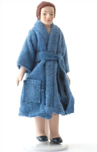 Man i badrock morgonrock pappa  porslinsdocka