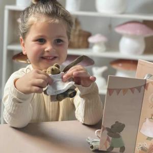 Nalle m kläder o garderob