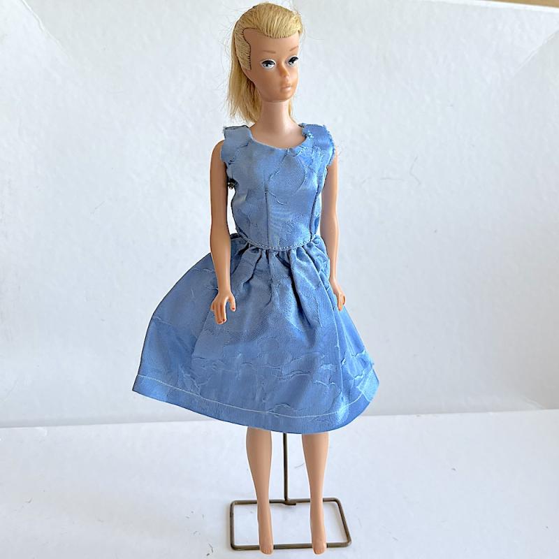 Barbie blå klänning hemmasytt 60-talet