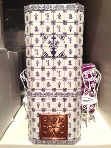 Kakelugn blåvit mönster, byggsats stansad kartong