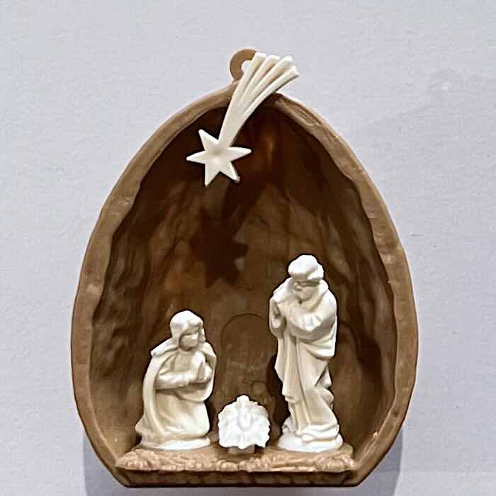 Julkrubba med Jesus, Maria, Josef  - h 4,5cm