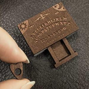 Ouija-board i miniatyr