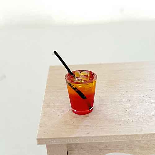Cocktail drink röd m sugrör