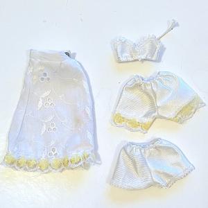 Sindy #44200 Smarty pants, Day to night fashions fr 1979