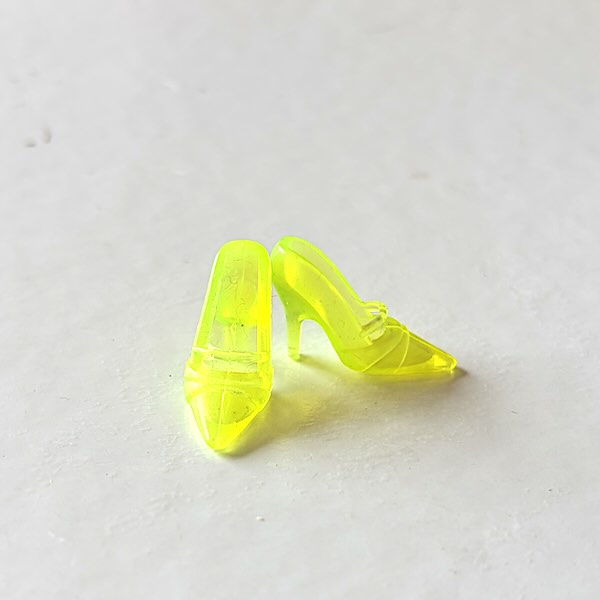 Skor heels gula transparenta