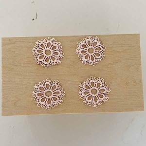 4 st tabletter rosa spets dukning