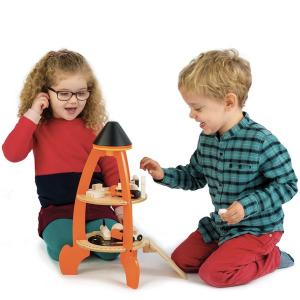 Space craft Rymdskepp raket lekset