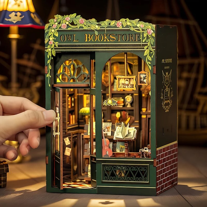 Ugglans bokhandel book nook