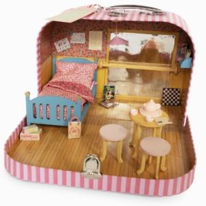 Mushus ELLAS RUM väska från “Sam och Julia” på SVT