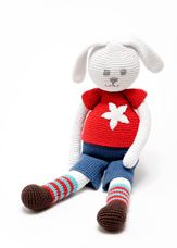 Kanin i shorts och t-shirt