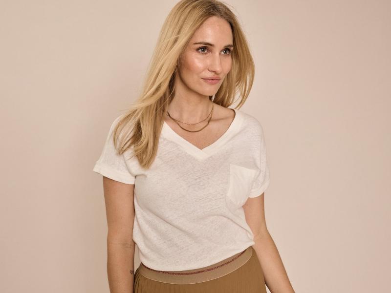 Maya v-neck Tee