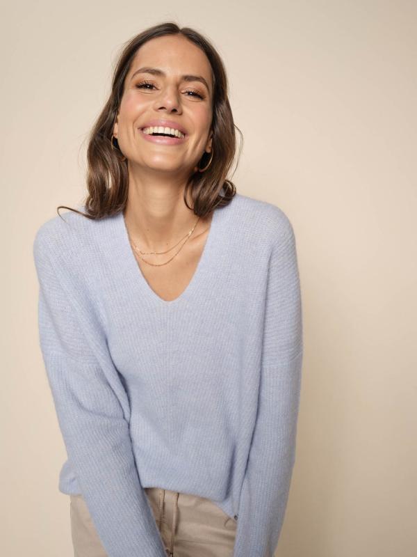 Thora V-neck knit